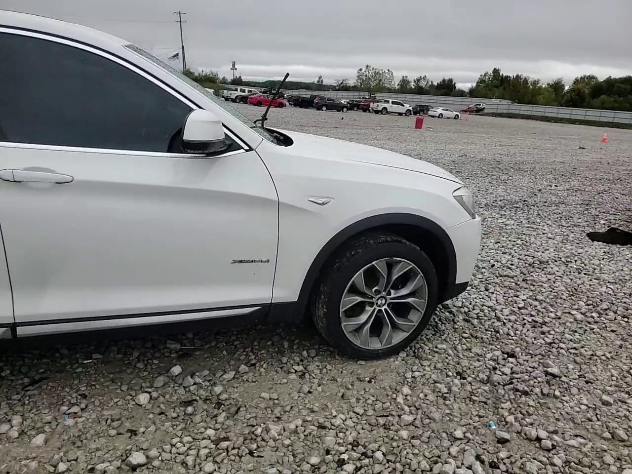 Фото: 5UXXW3C51J0T82187