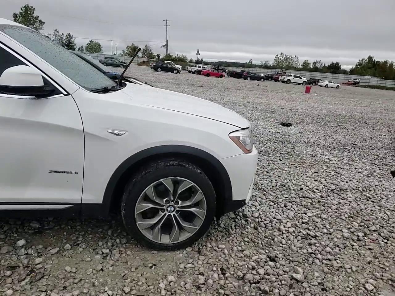 Фото: 5UXXW3C51J0T82187