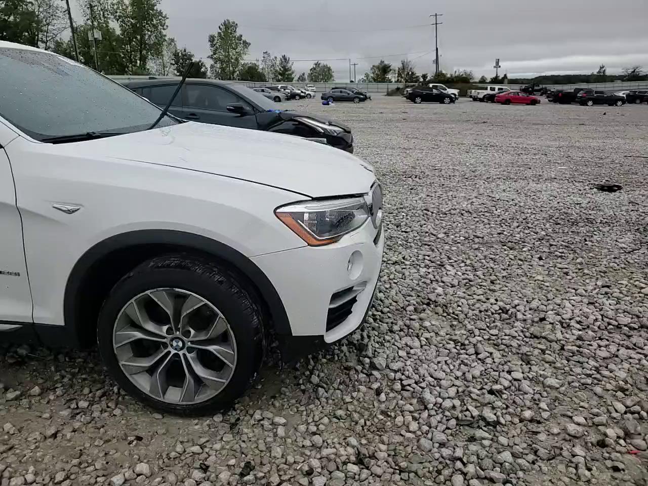 Фото: 5UXXW3C51J0T82187