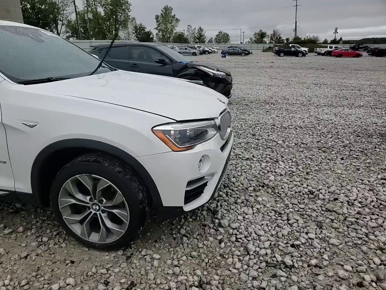 Фото: 5UXXW3C51J0T82187