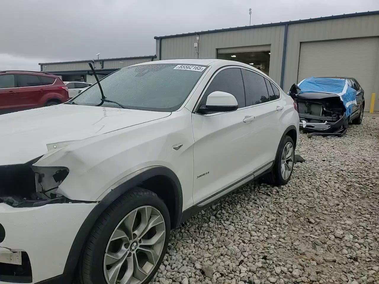 Фото: 5UXXW3C51J0T82187