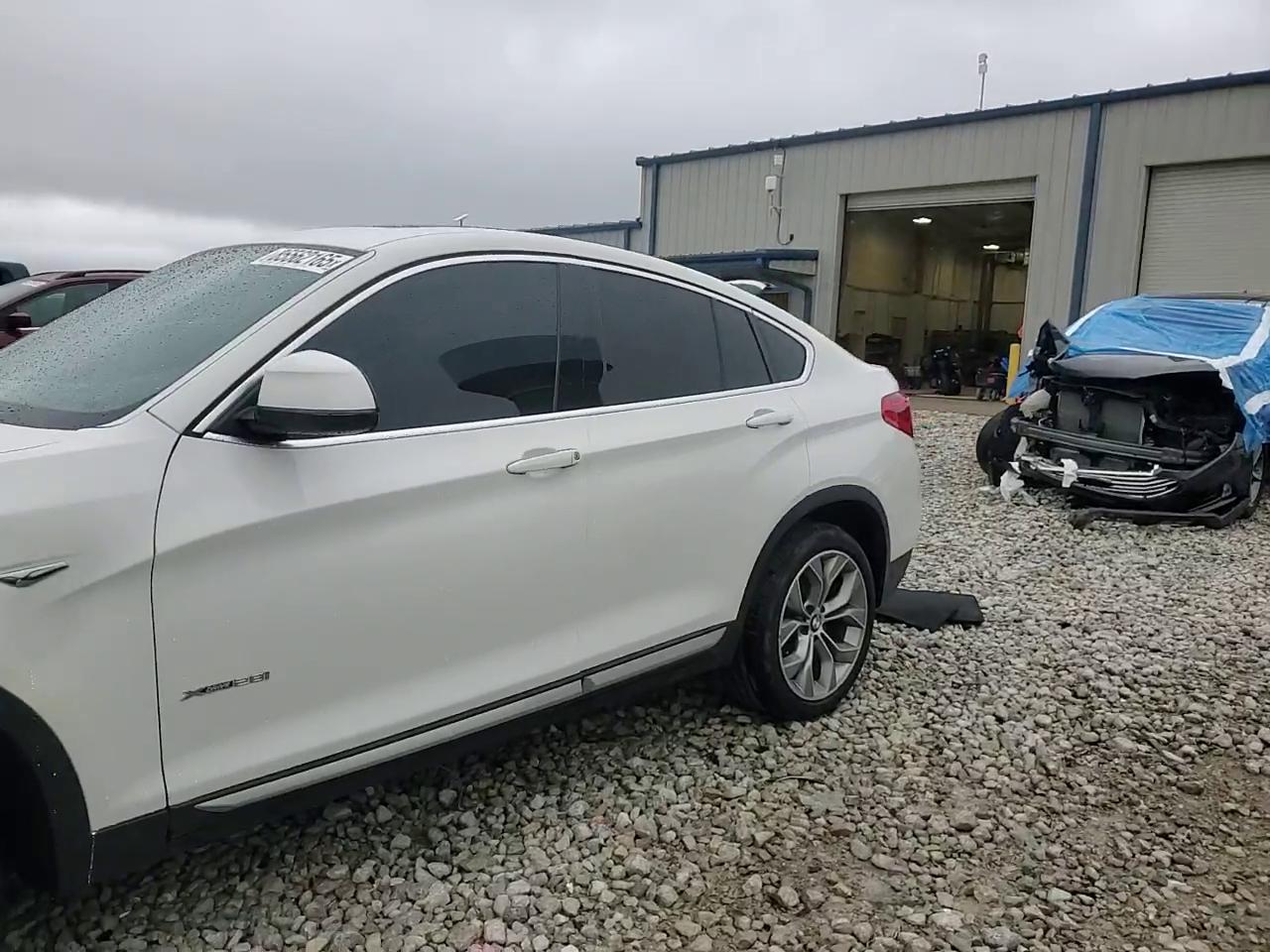 Фото: 5UXXW3C51J0T82187