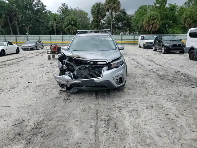 2019 Subaru Forester Premium VIN: JF2SKAGC2KH568782 Lot: 82403655