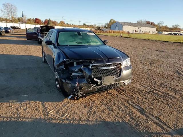 2016 Chrysler 300 Limited VIN: 2C3CCARG7GH117059 Lot: 90415195