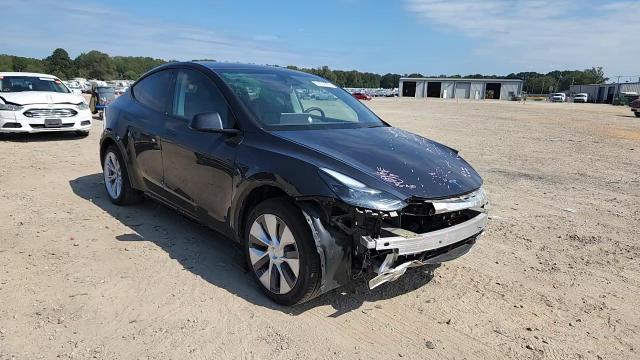 2024 Tesla Model Y VIN: 7SAYGDED7RF079556 Lot: 84292995