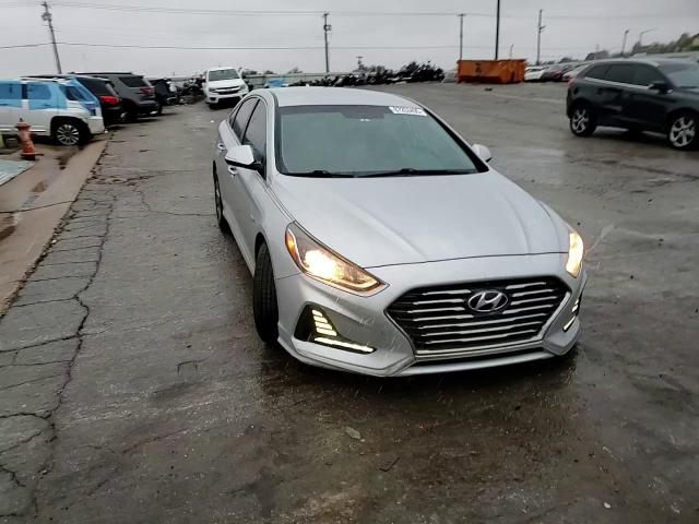 2018 Hyundai Sonata Hybrid VIN: KMHE24L32JA079076 Lot: 87253495
