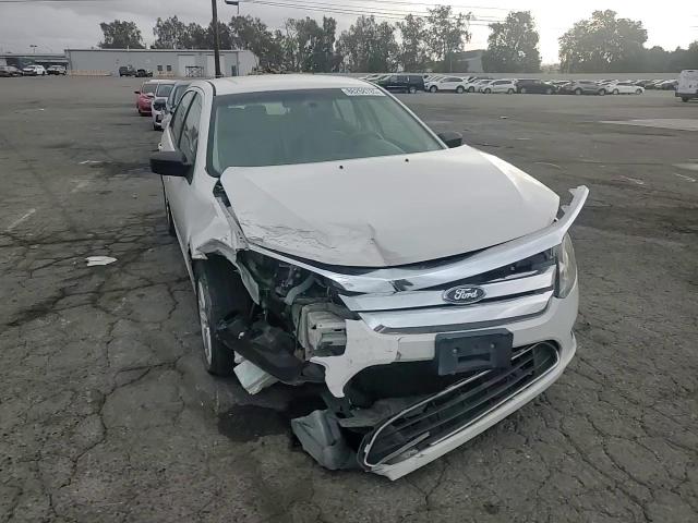 2011 Ford Fusion S VIN: 3FAHP0GA7BR345998 Lot: 86268785