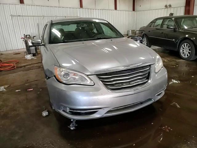 2013 Chrysler 200 Limited VIN: 1C3CCBCG5DN653235 Lot: 90364265