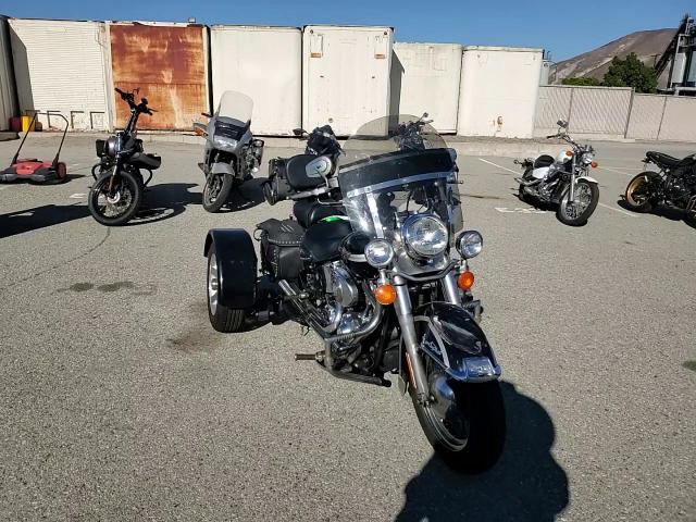 2003 Harley-Davidson Flstci VIN: 1HD1BWB383Y069161 Lot: 82240675