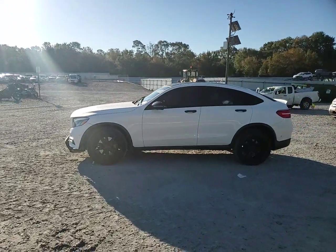 Фото: WDC0J6EB1KF644899