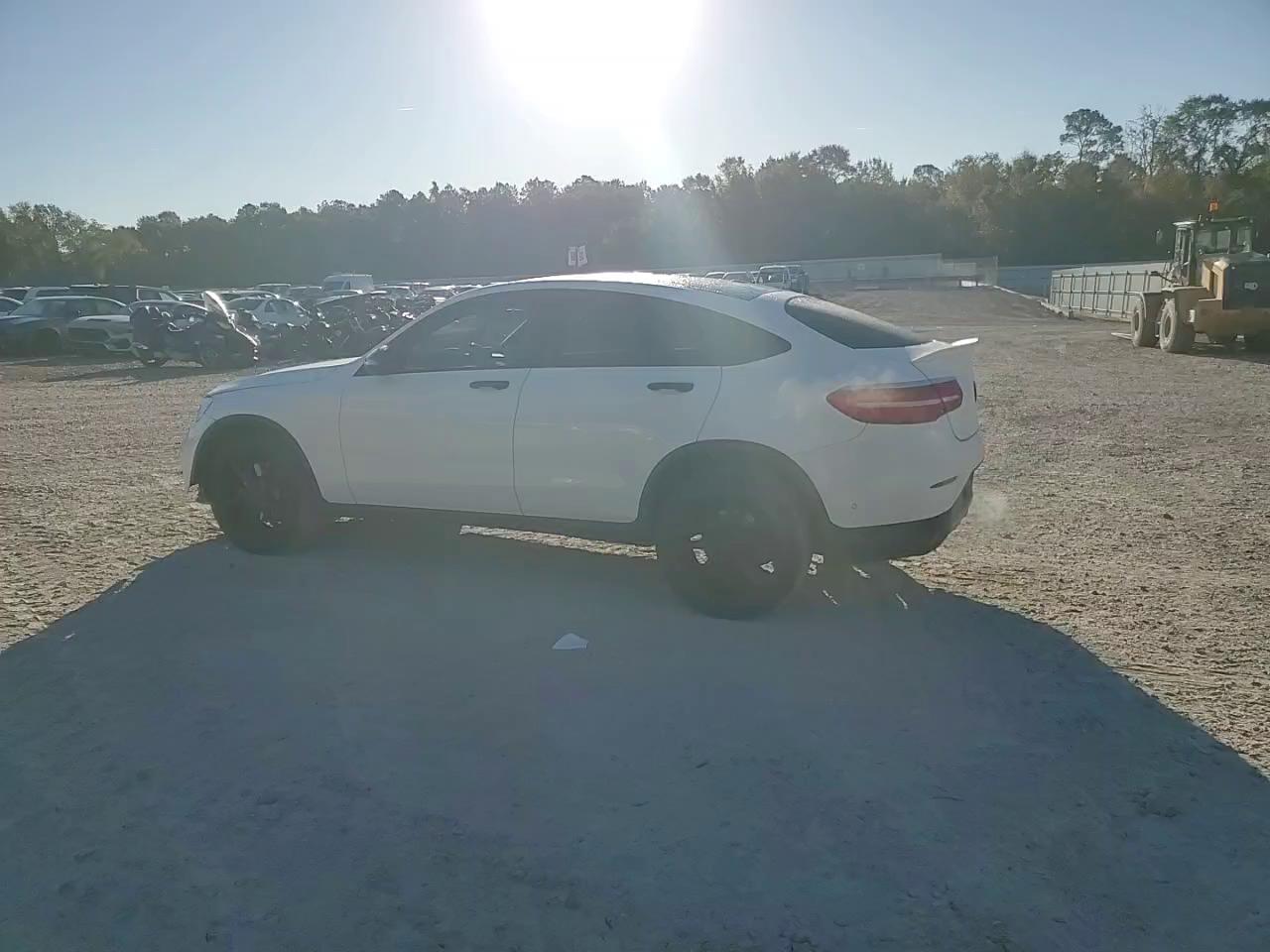 Фото: WDC0J6EB1KF644899