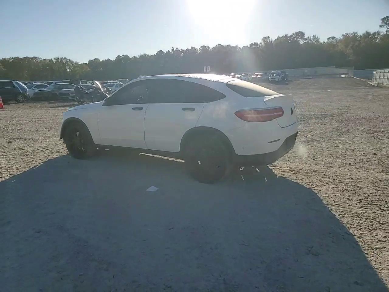 Фото: WDC0J6EB1KF644899