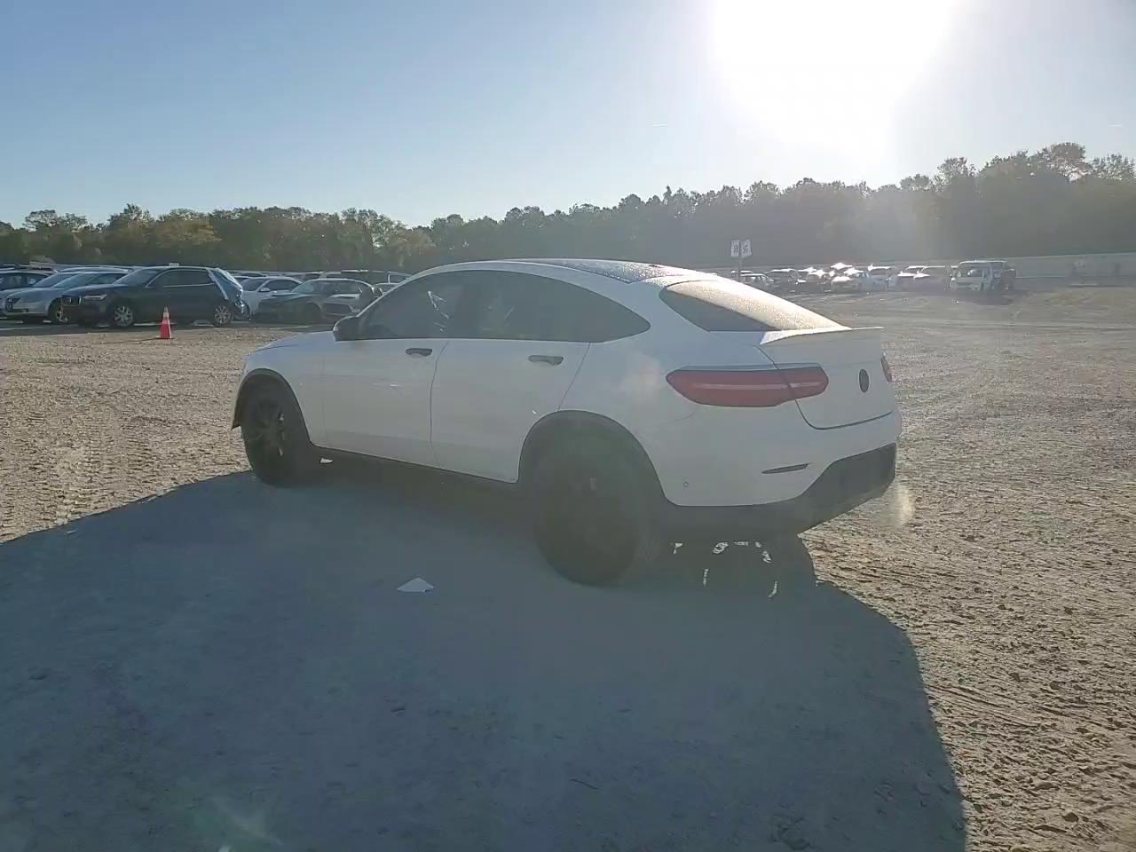 Фото: WDC0J6EB1KF644899