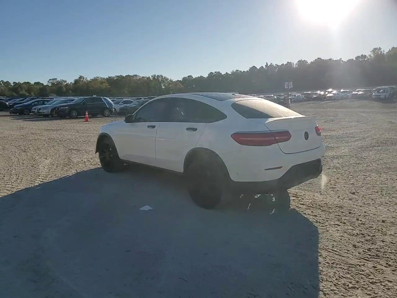 Фото: WDC0J6EB1KF644899