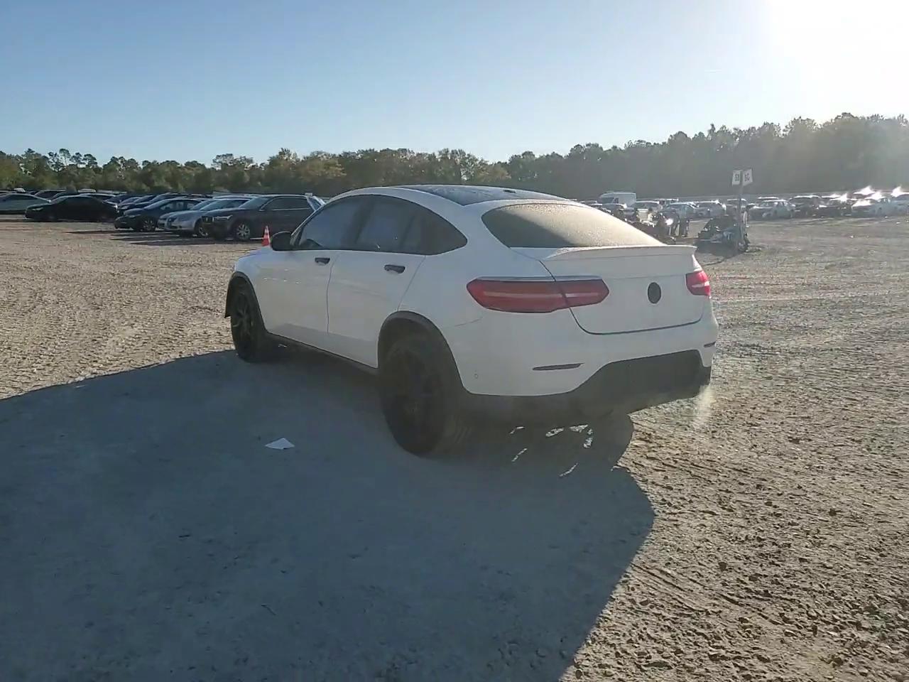 Фото: WDC0J6EB1KF644899