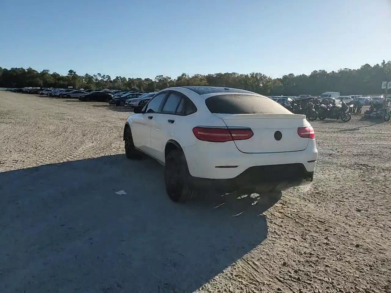 Фото: WDC0J6EB1KF644899