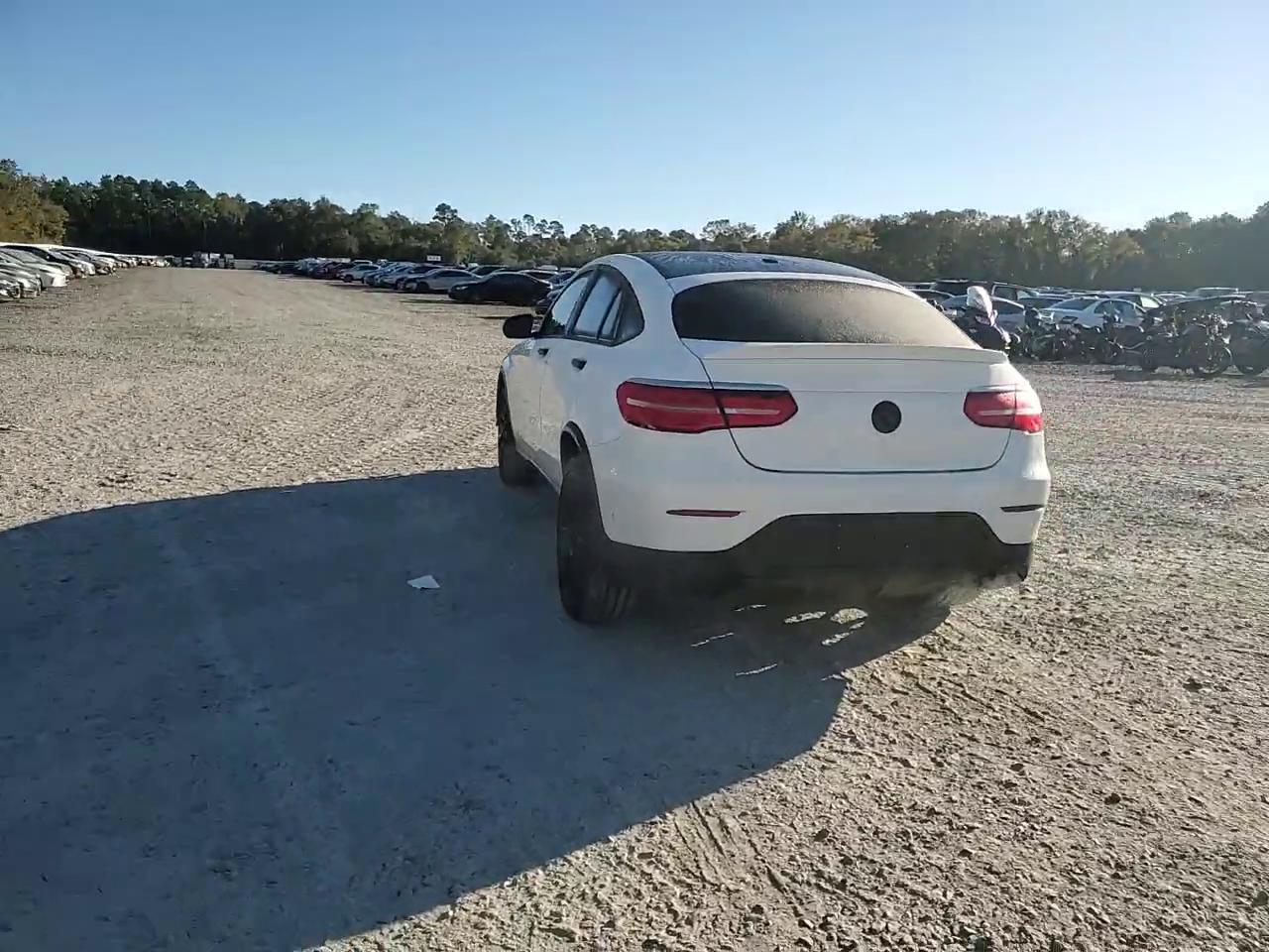 Фото: WDC0J6EB1KF644899