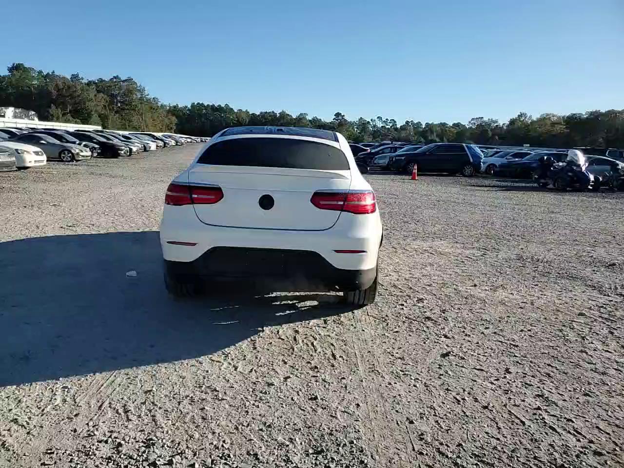 Фото: WDC0J6EB1KF644899