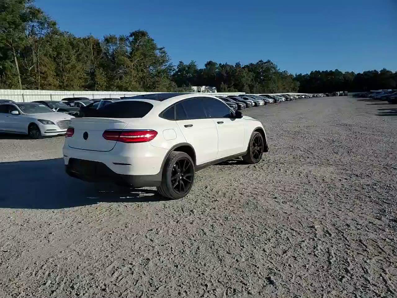 Фото: WDC0J6EB1KF644899