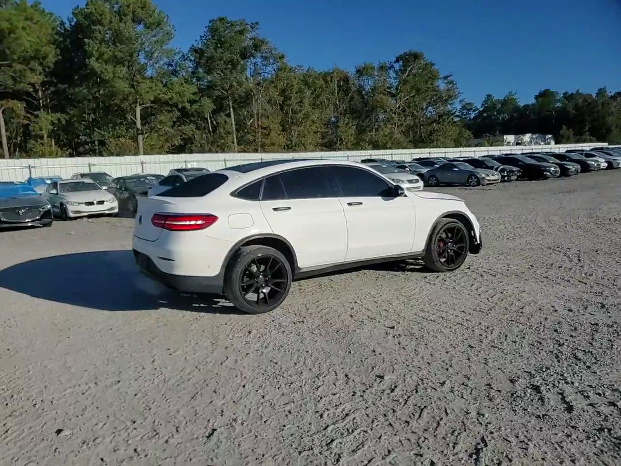 Фото: WDC0J6EB1KF644899