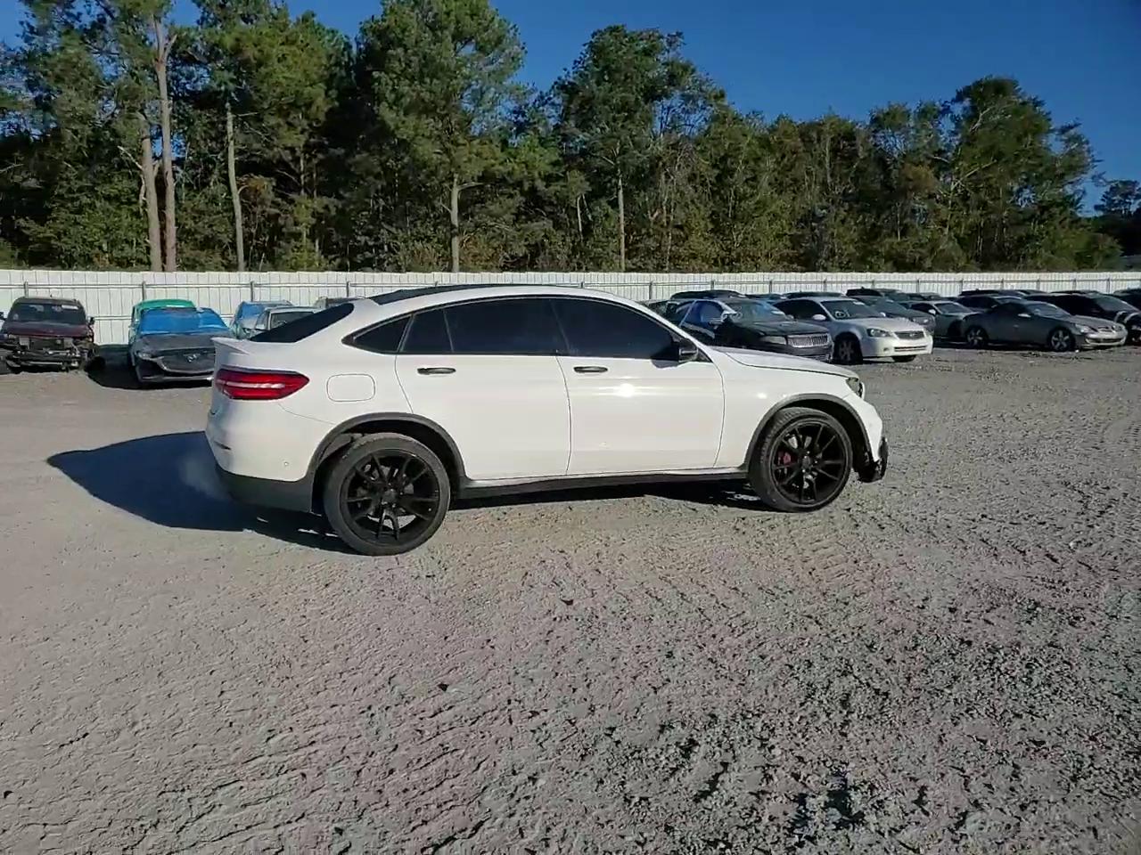 Фото: WDC0J6EB1KF644899