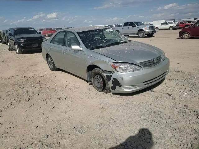 2004 Toyota Camry Le VIN: JTDBE32K740271038 Lot: 82108005