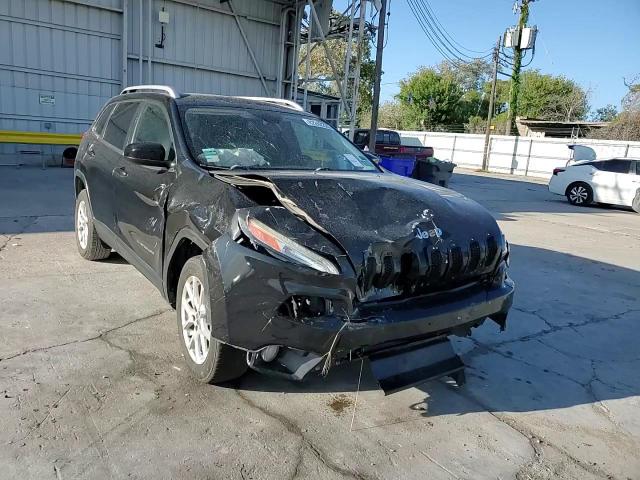 2016 Jeep Cherokee Latitude VIN: 1C4PJLCB9GW355833 Lot: 82242225