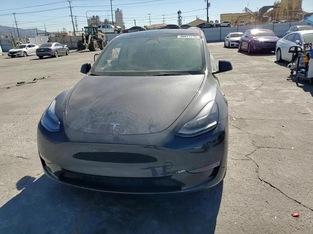 2024 Tesla Model Y VIN: 7SAYGAEE8RF209495 Lot: 90871775