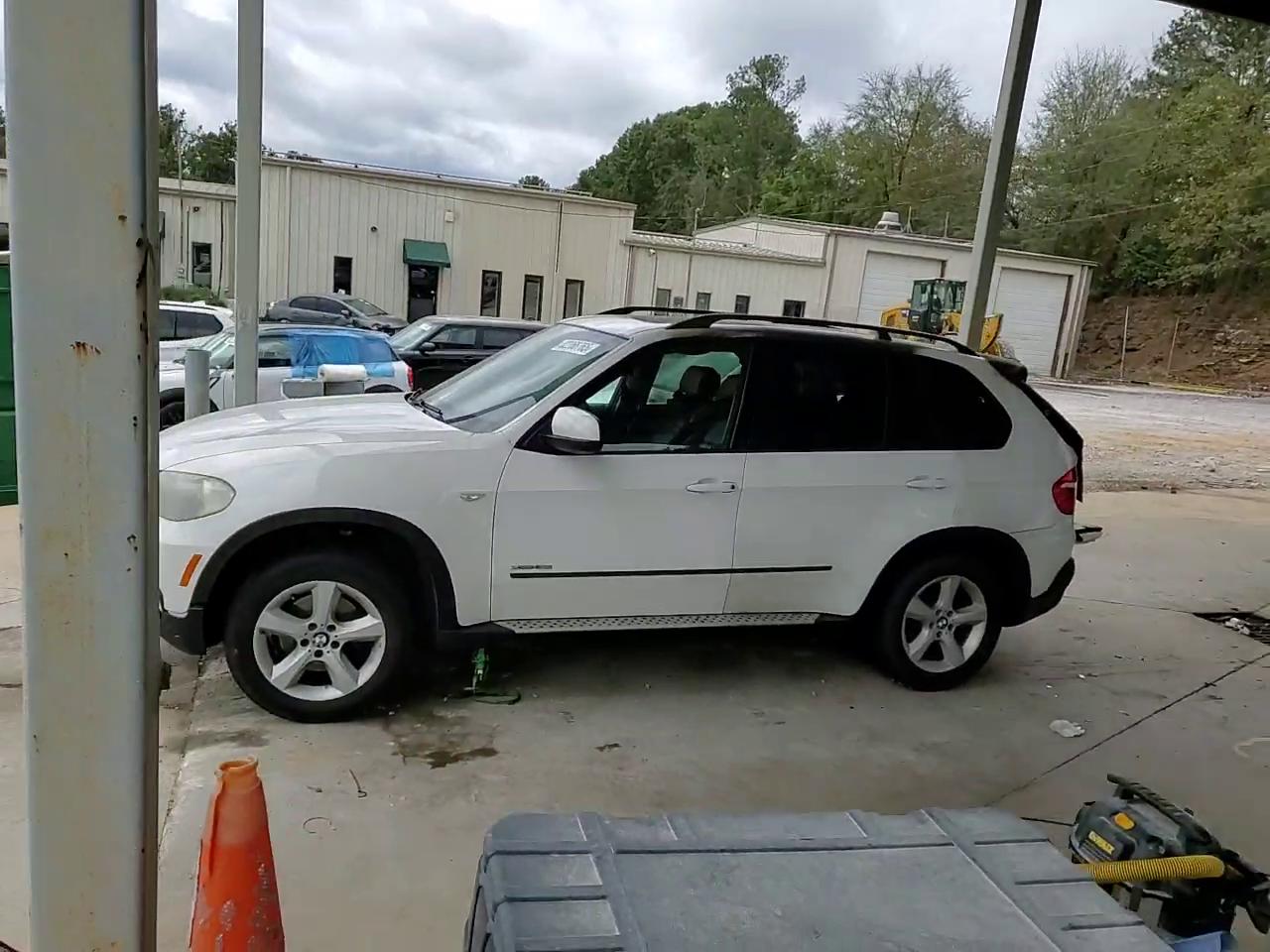 Фото: 5UXFE4C56AL379210