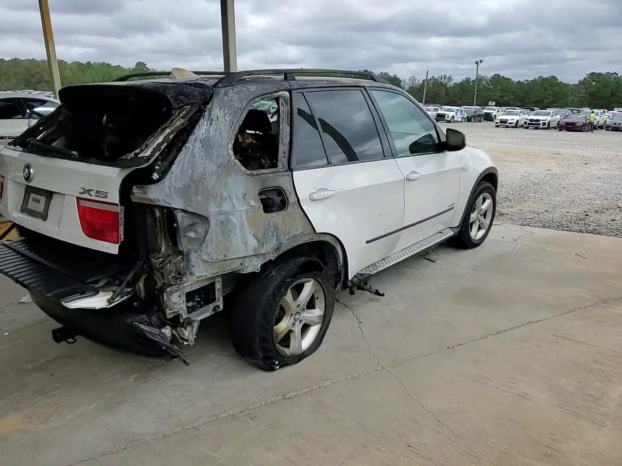 Фото: 5UXFE4C56AL379210