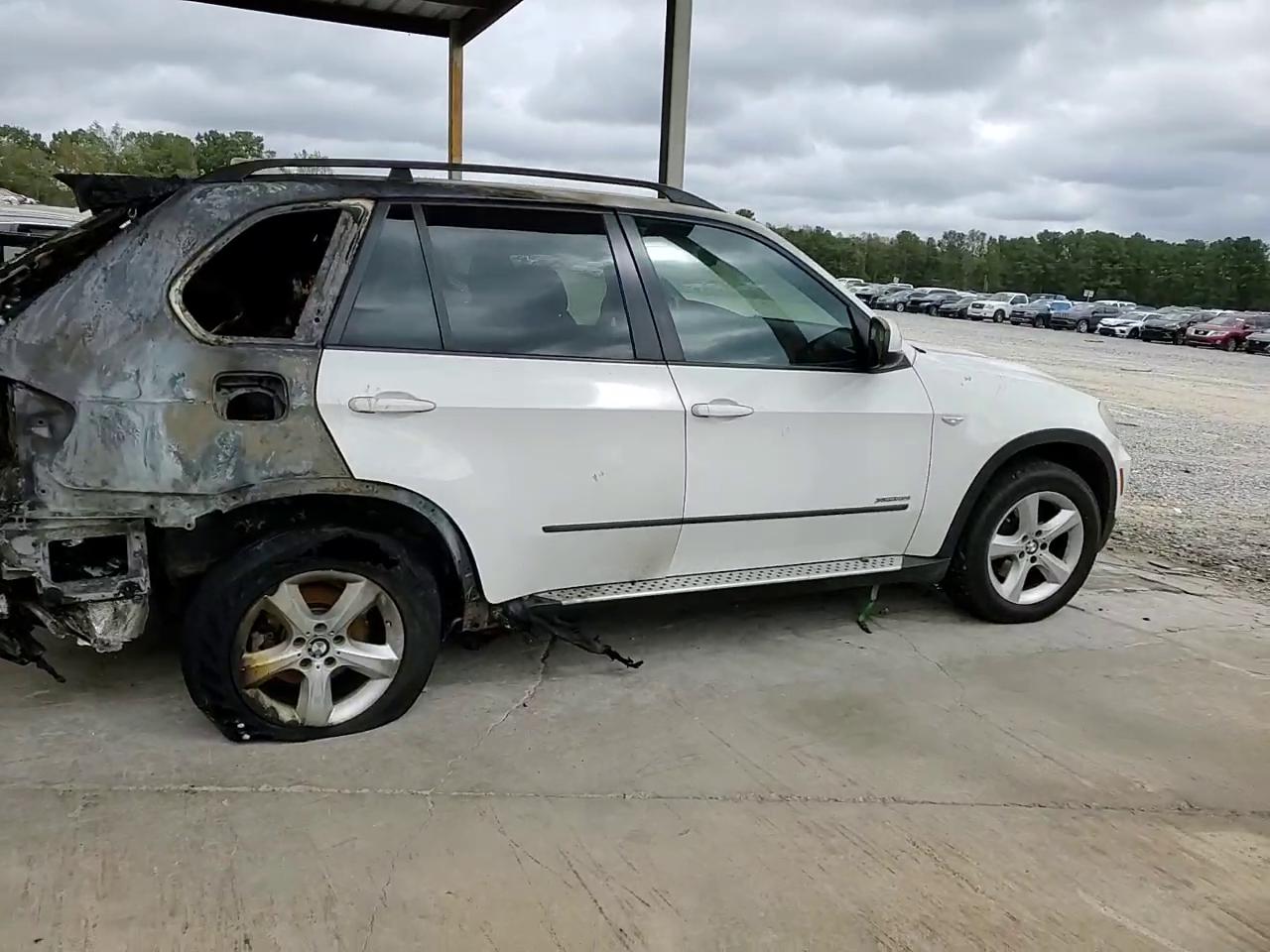 Фото: 5UXFE4C56AL379210