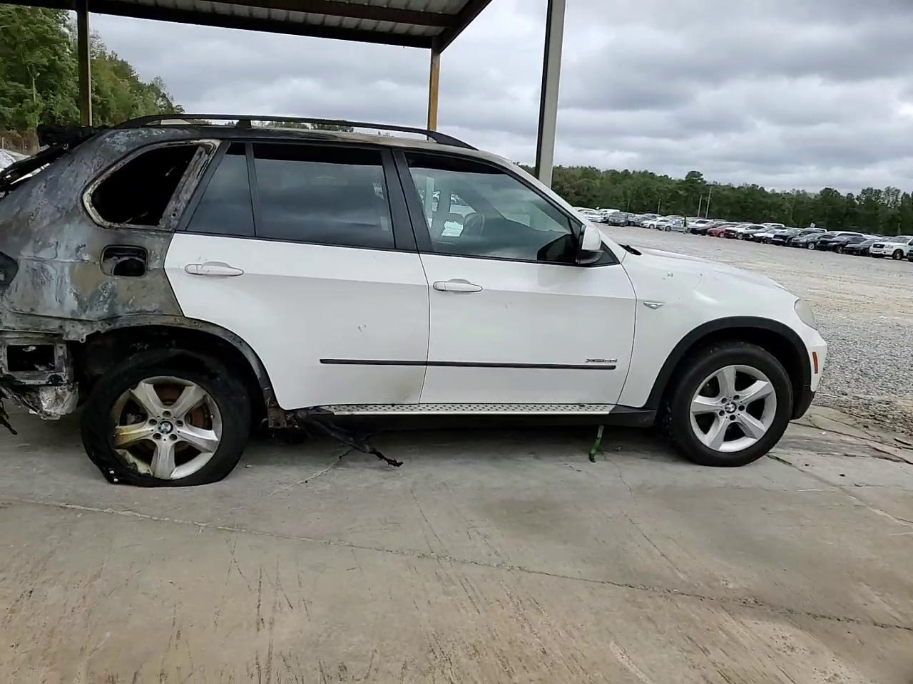 Фото: 5UXFE4C56AL379210