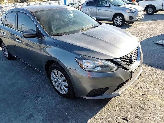 2017 Nissan Sentra S VIN: 3N1AB7AP1HL672153 Lot: 82370255