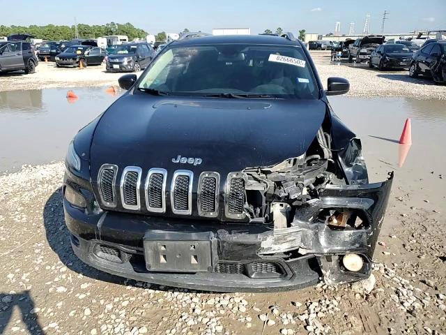 2016 Jeep Cherokee Latitude VIN: 1C4PJLCB5GW371057 Lot: 82666505
