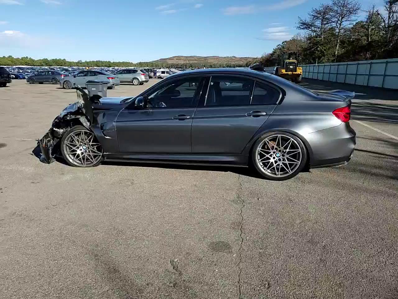 Фото: WBS8M9C53H5G84684