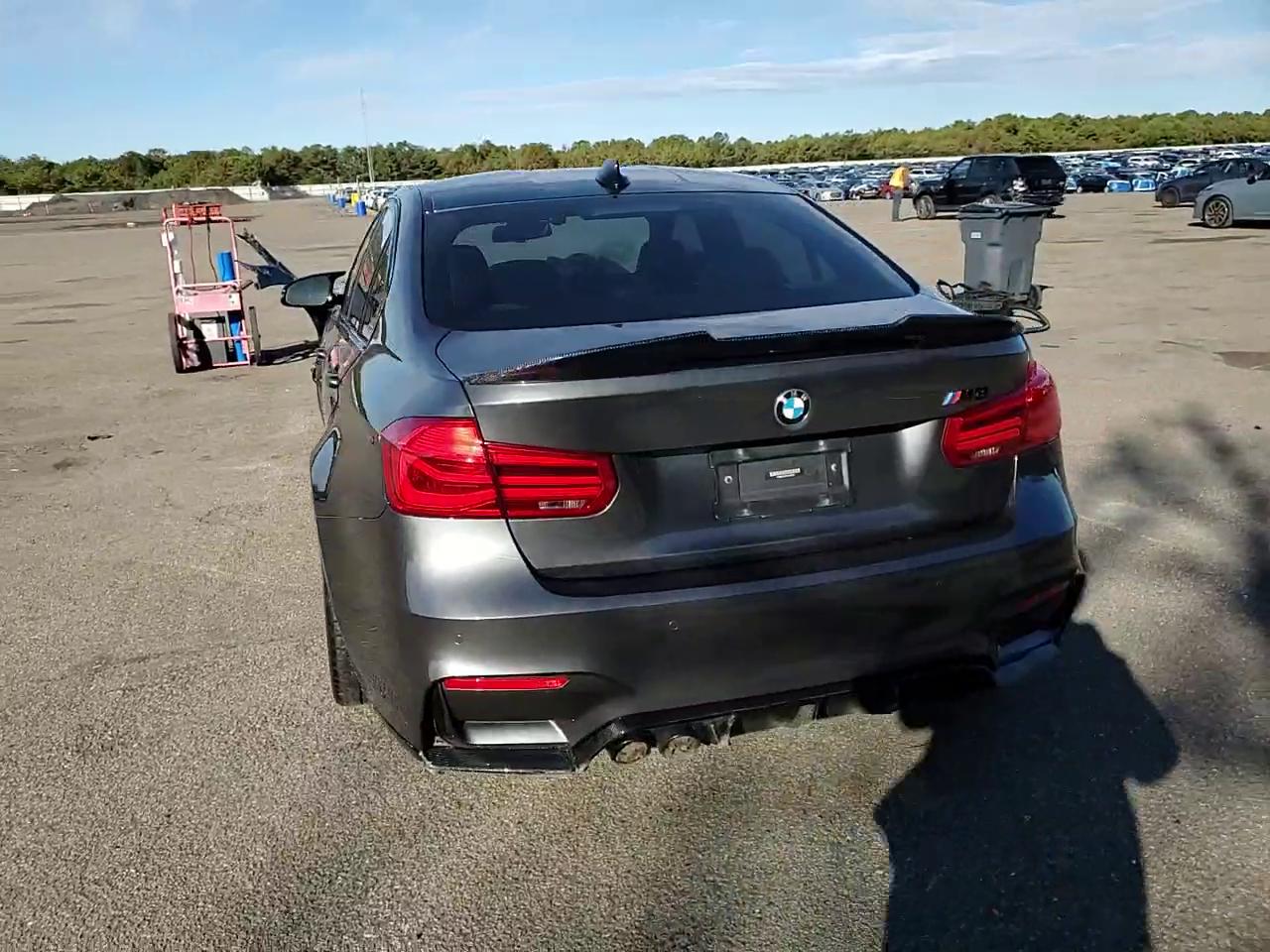 Фото: WBS8M9C53H5G84684