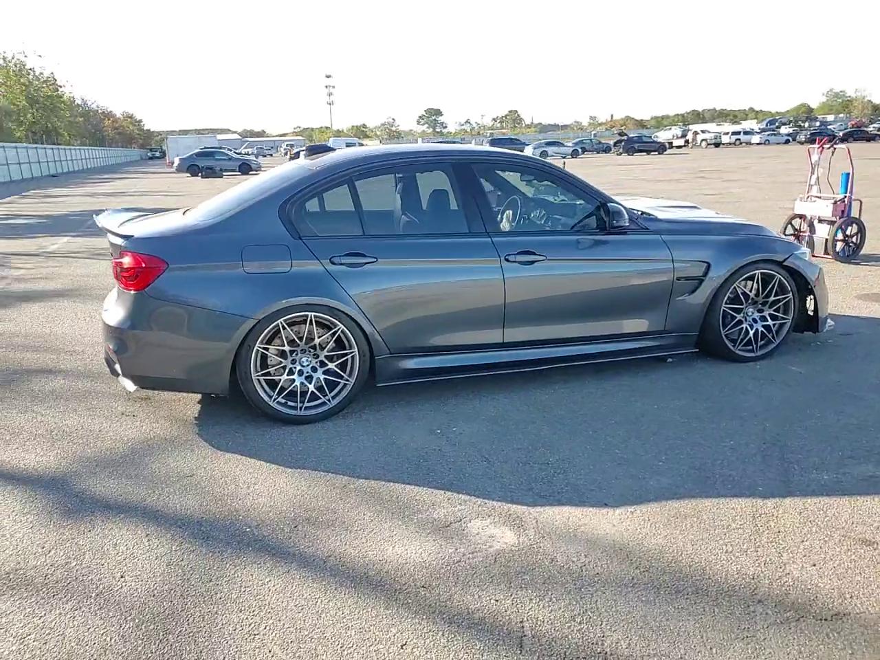 Фото: WBS8M9C53H5G84684