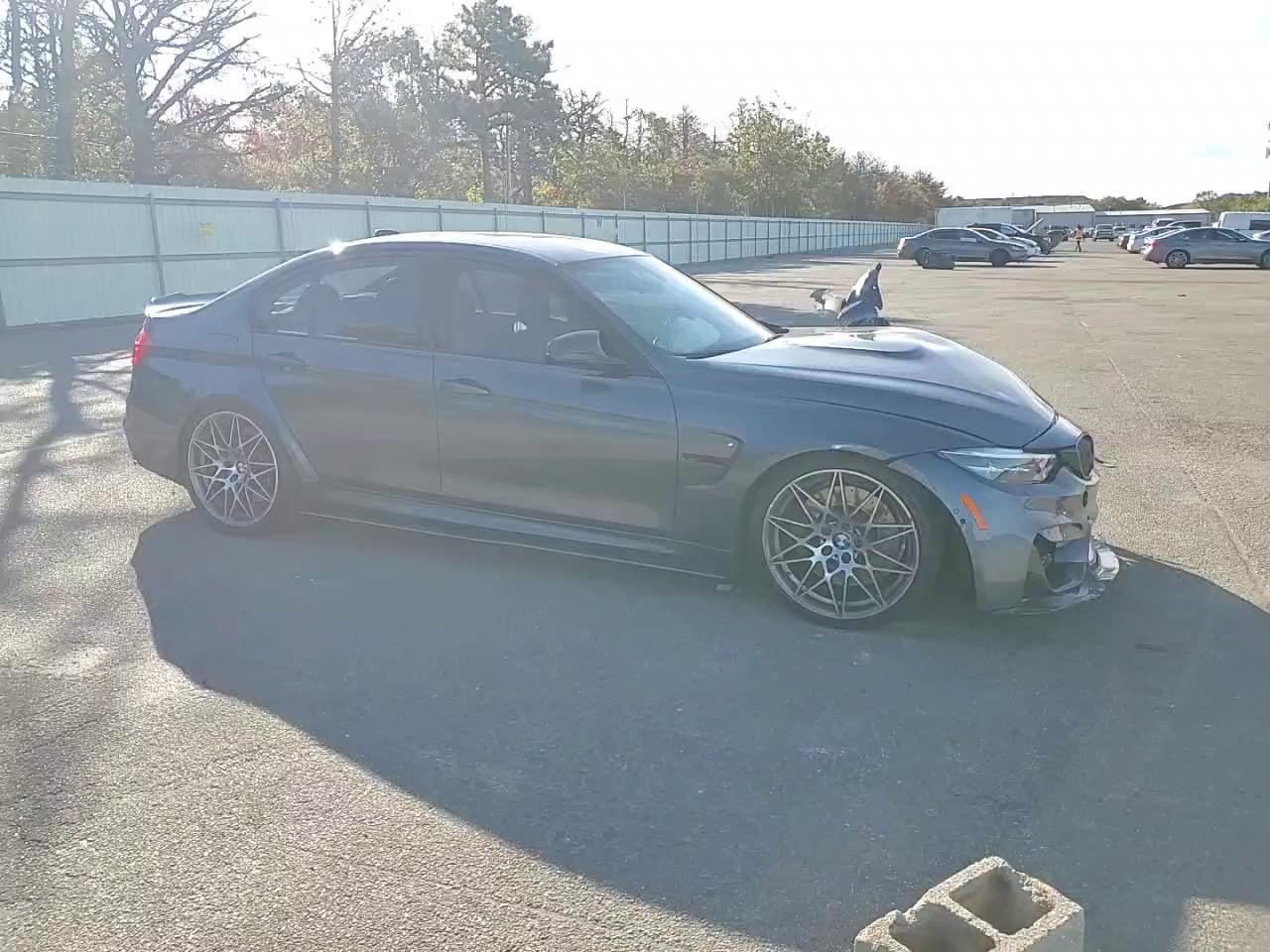 Фото: WBS8M9C53H5G84684