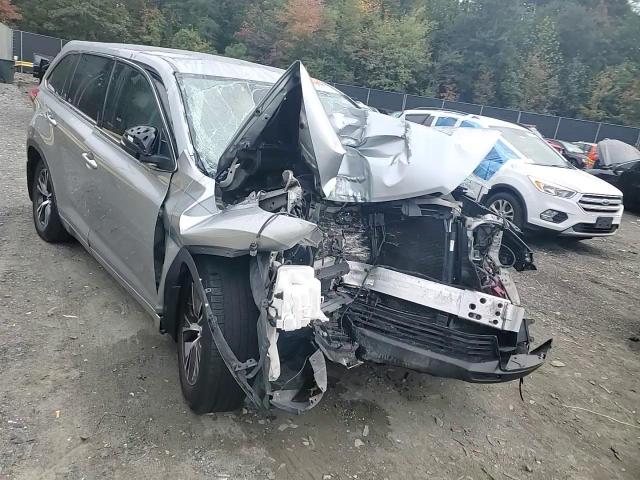 2017 Toyota Highlander Le VIN: 5TDBZRFH9HS462100 Lot: 86252215
