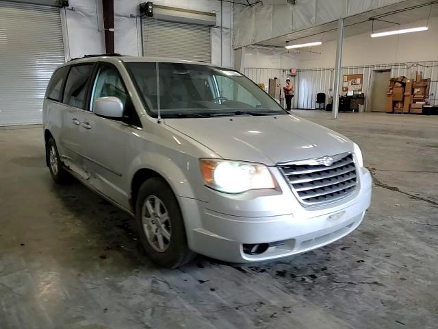 2010 Chrysler Town & Country Touring VIN: 2A4RR5D19AR428650 Lot: 82213555