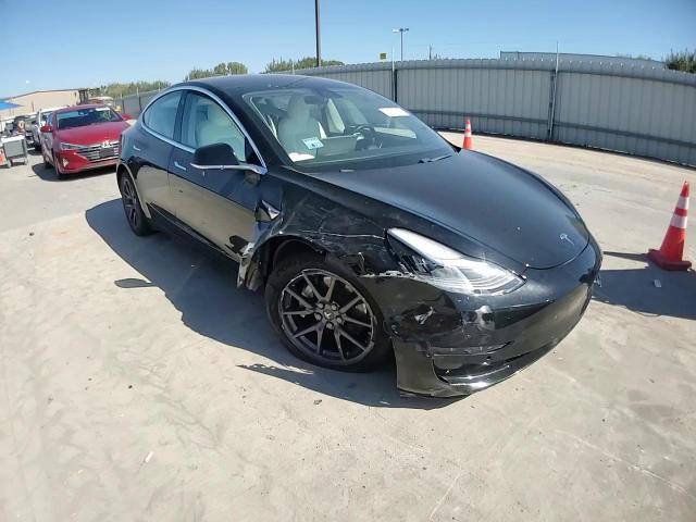 2018 Tesla Model 3 VIN: 5YJ3E1EB8JF099152 Lot: 82232185
