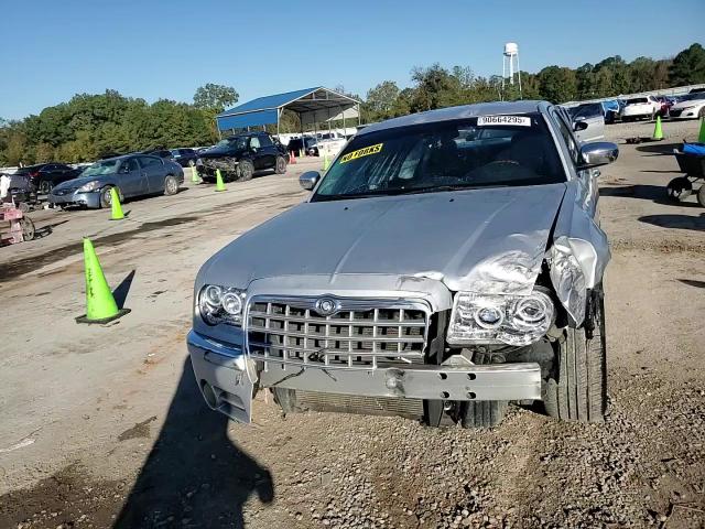 2006 Chrysler 300C VIN: 2C3KA63H06H498140 Lot: 90664295