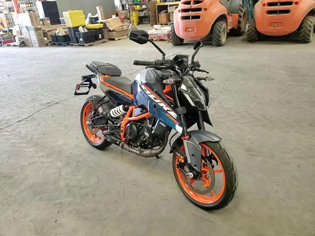 2024 Ktm 390 Duke VIN: MD2JPJ402RN261995 Lot: 82335255
