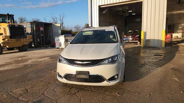 2017 Chrysler Pacifica Limited VIN: 2C4RC1GG6HR565121 Lot: 86852545