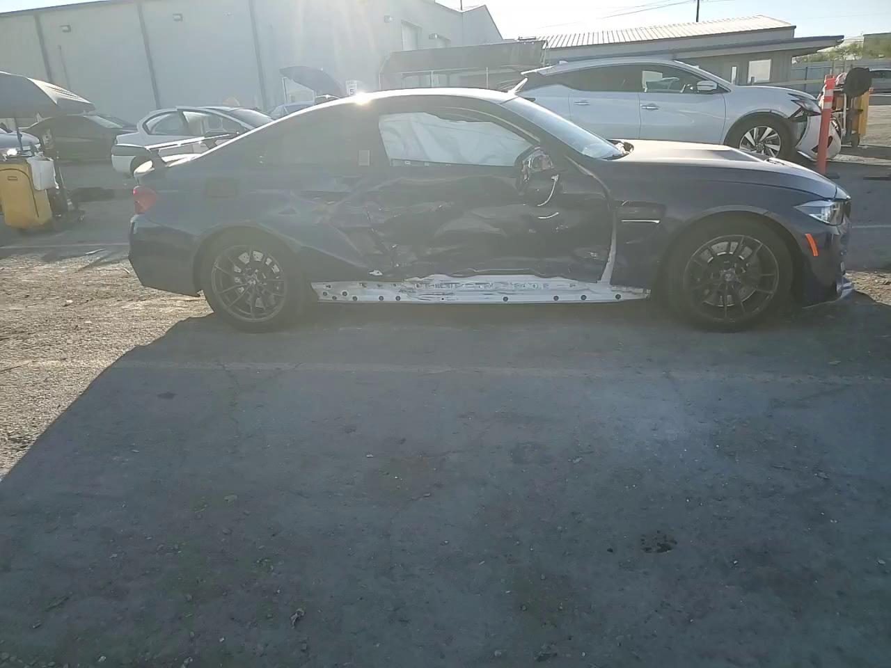 Фото: WBS4Y9C59JAC87772