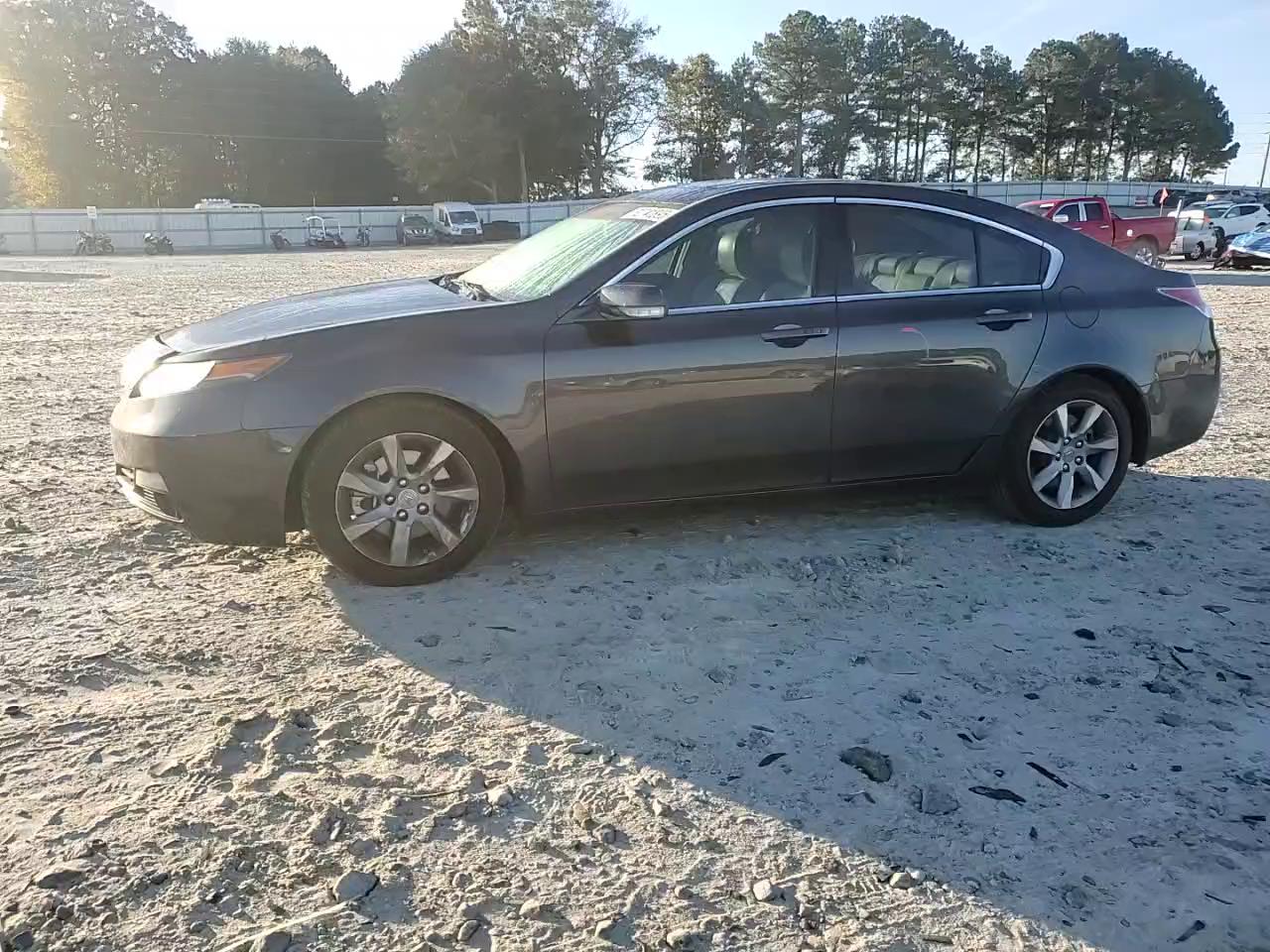 Фото: 19UUA8F54DA001699