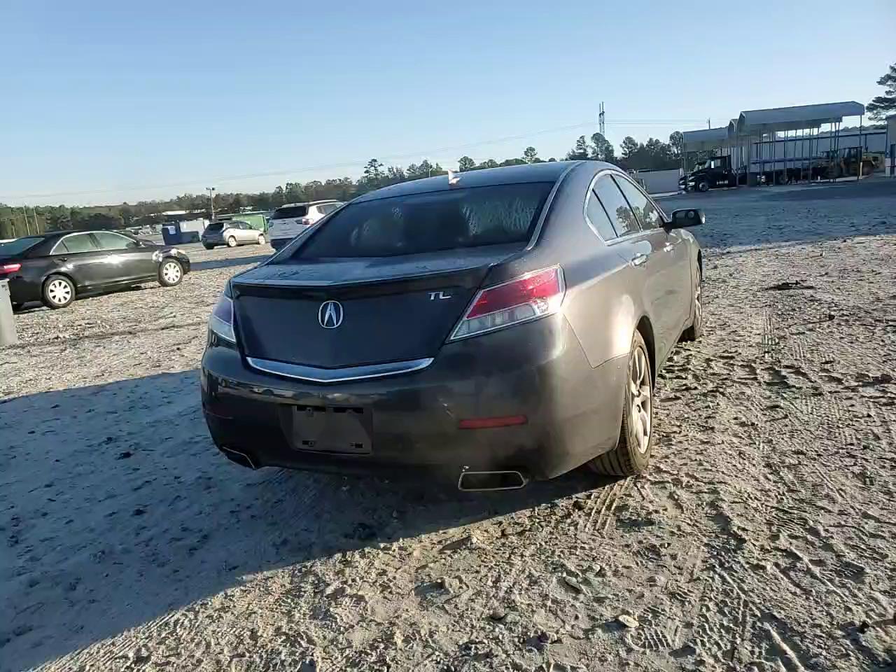 Фото: 19UUA8F54DA001699