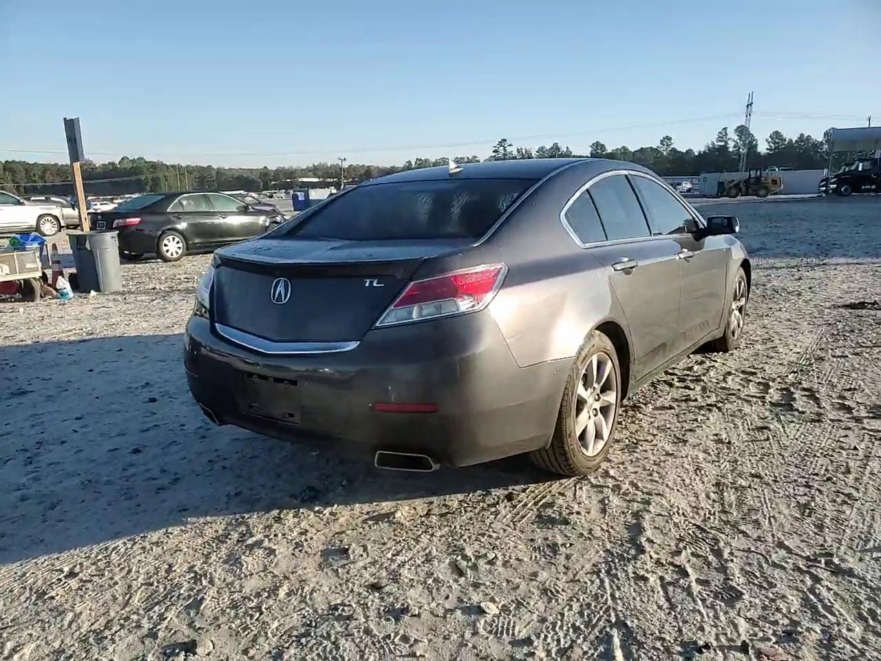 Фото: 19UUA8F54DA001699