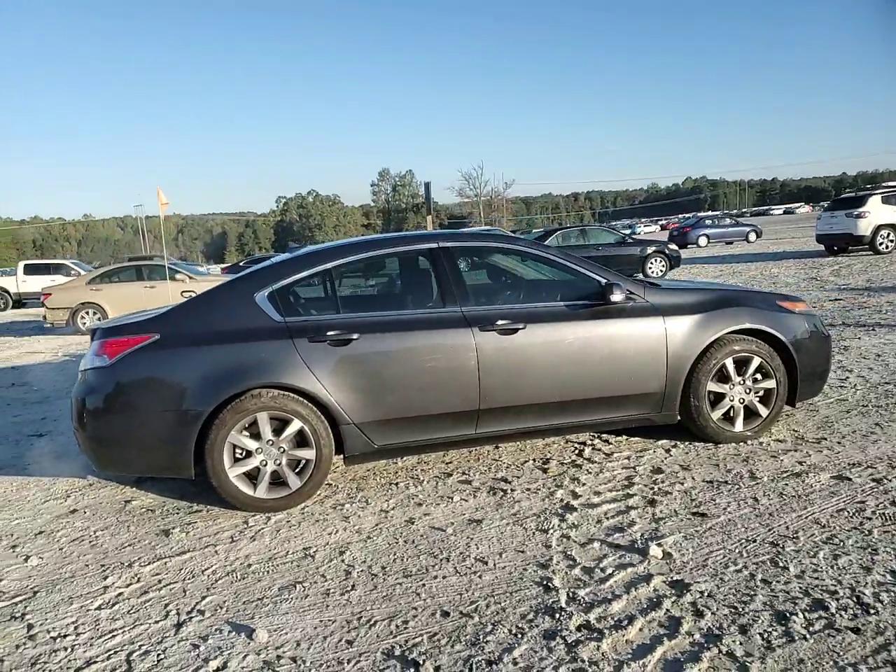 Фото: 19UUA8F54DA001699