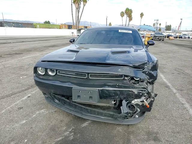 2018 Dodge Challenger Sxt VIN: 2C3CDZAG5JH131203 Lot: 85317585